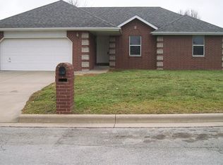 1201 W Sherwood Ct, Nixa, MO 65714