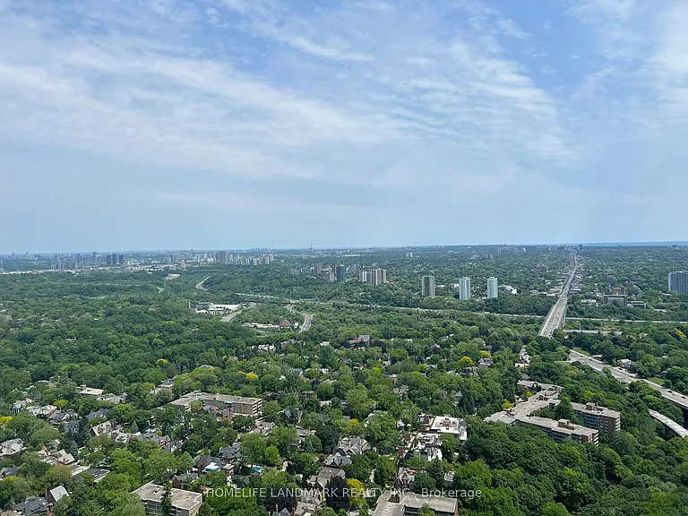 395 Bloor St E #8 — Photo 5