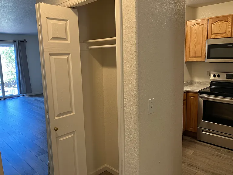 784 Gateway Cir — Photo 8