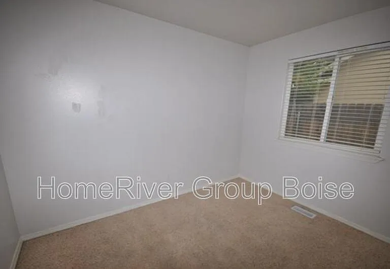 3872 N Weston Ave — Photo 6