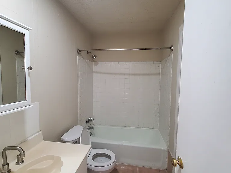 903 N Meadows Dr #C — Photo 7