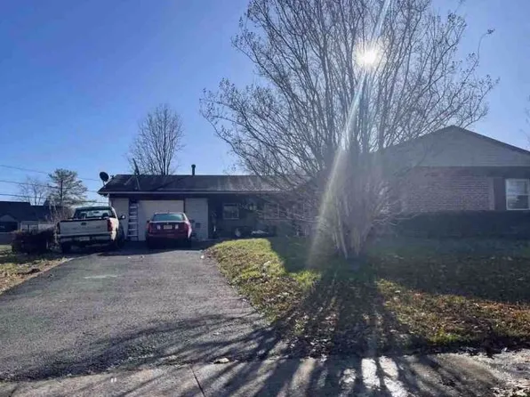 18 Eden Rock Ln, Willingboro, NJ 08046