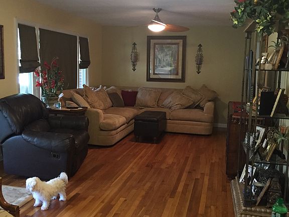2nd image of 20 San Carlos Ave