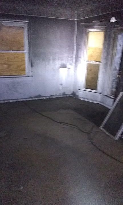 2nd image of 18552 Heyden St