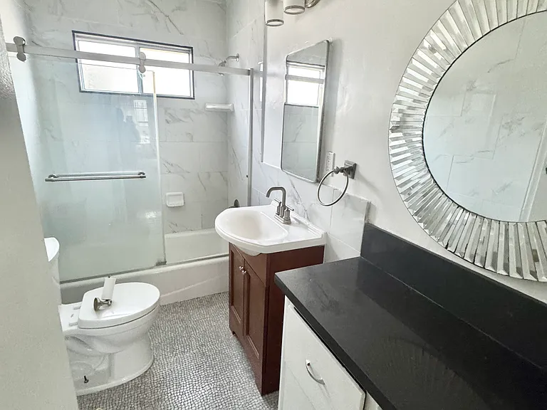 1751 Winona Blvd #6 — Photo 10