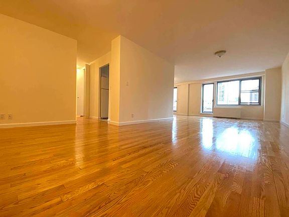 4th image of 250 E 63rd St APT 19D