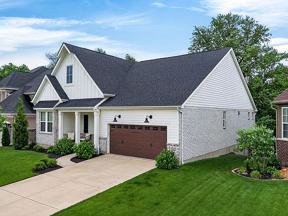 3rd image of 2742 White Pine Dr