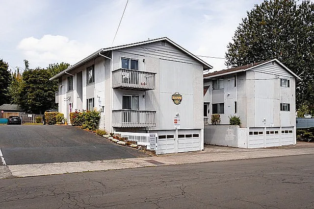 Villa 34 Apartments - Portland Oregon