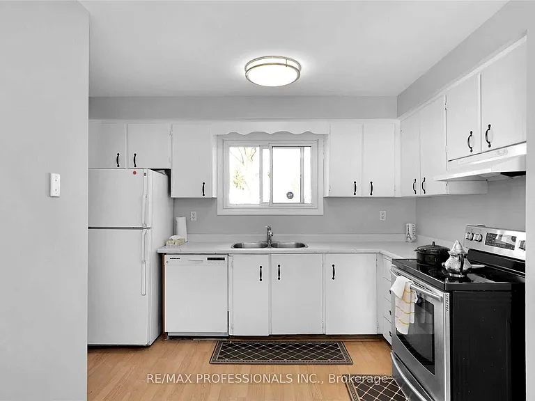 47 Wishford Dr — Photo 12