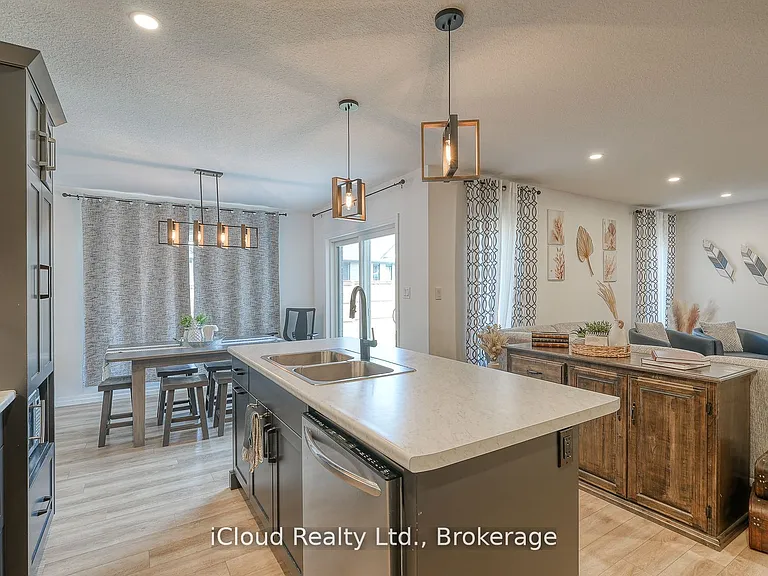 15 Curren Cres — Photo 13