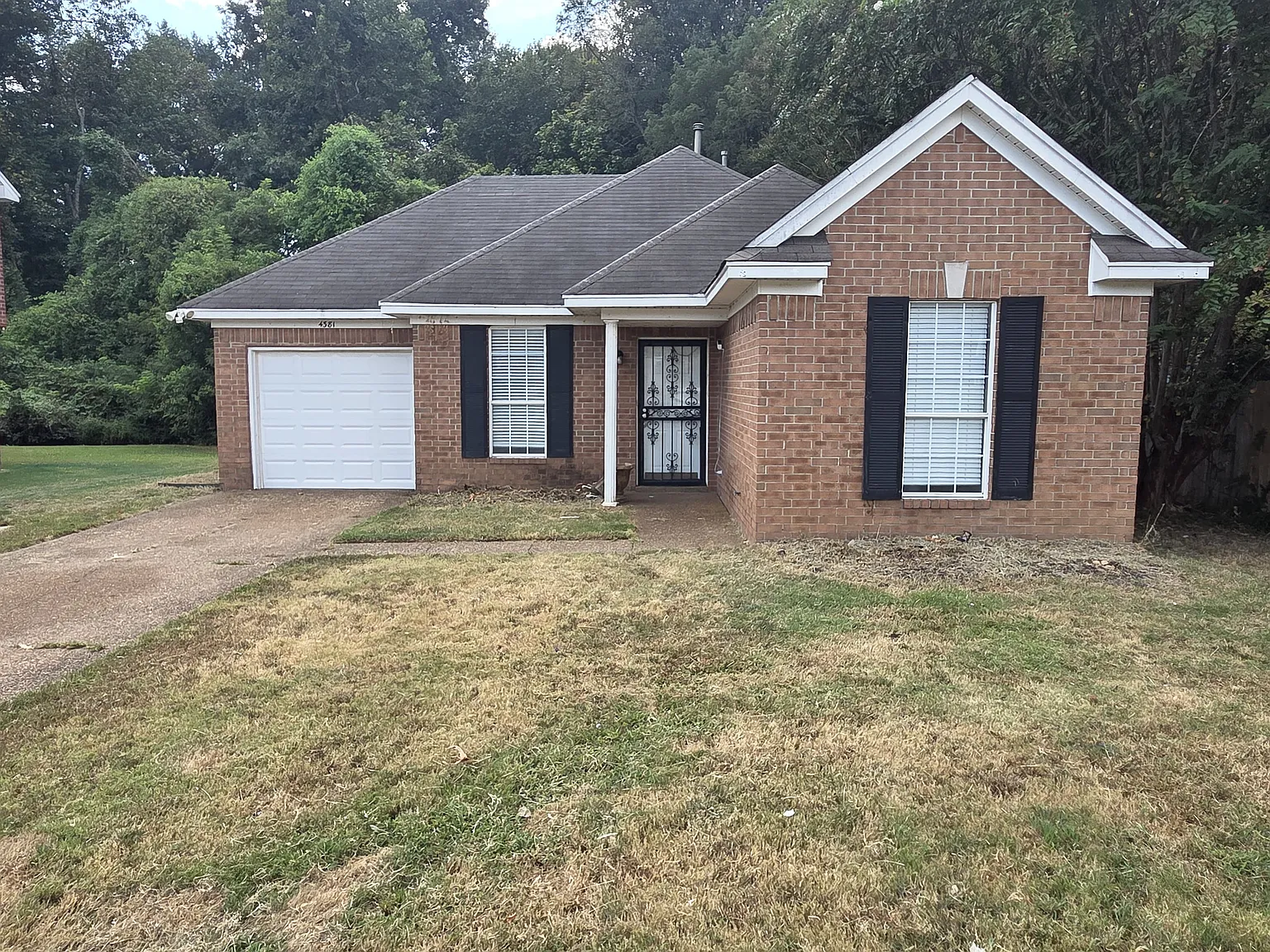 4 bed, 1226 sqft, $1,395 — Photo 1