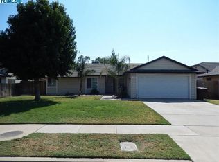 1228 Brentwood St, Tulare, CA 93274