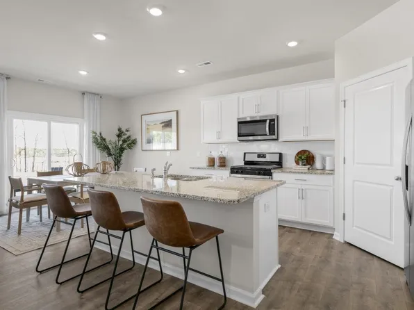 30 Hickory Hollow Cir, Youngsville, NC 27596