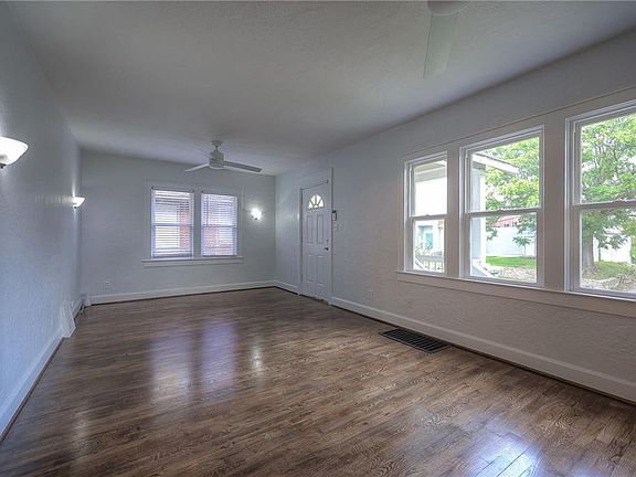 5th image of 1053 Freeman Ave