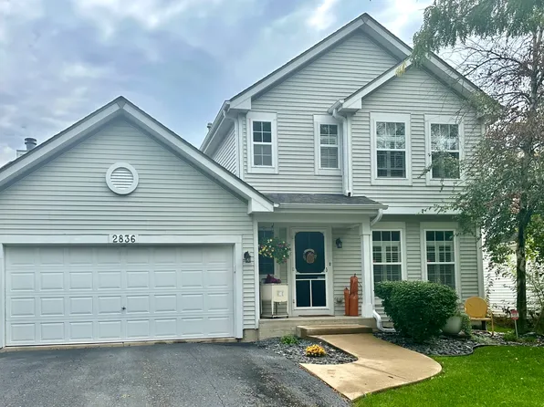 2836 Skylane Dr, Naperville, IL 60564