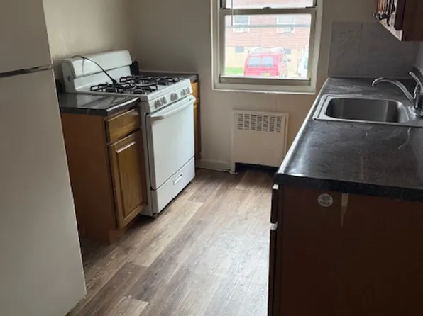 (undisclosed Address), Mineola, NY 11501