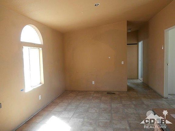 5th image of 17428 Sanborn St