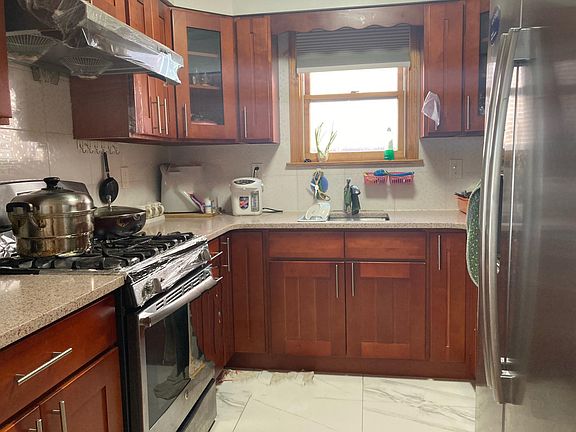 4th image of 24606 61st Ave