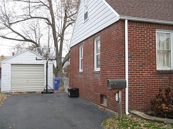 2nd image of 106 Almont Ave