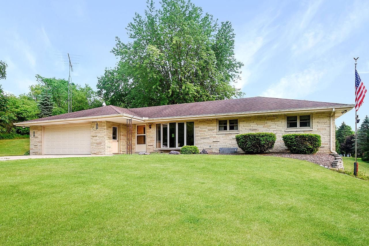 W558 Kettle Moraine DRIVE, Kewaskum, WI 53040 Zillow
