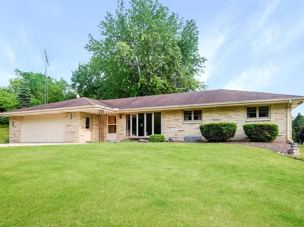 W558 Kettle Moraine DRIVE, Kewaskum, WI 53040