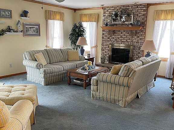 2nd image of 19302 Enclave Ln