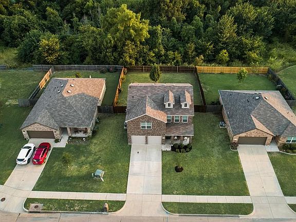 3rd image of 127 Shady Creek Ln