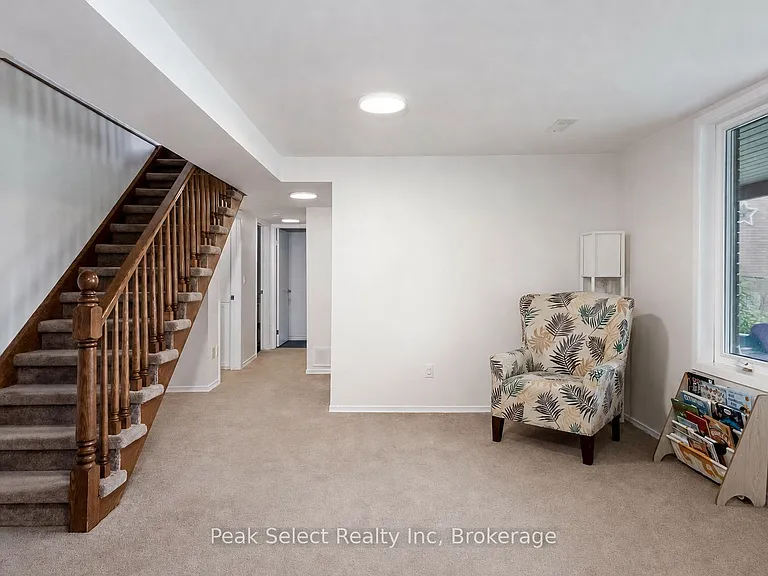 7 Hillside Ct — Photo 21