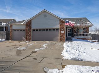 5341 Rockford Dr, Lincoln, NE 68521