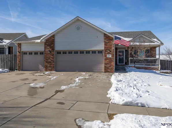 5341 Rockford Dr, Lincoln, NE 68521