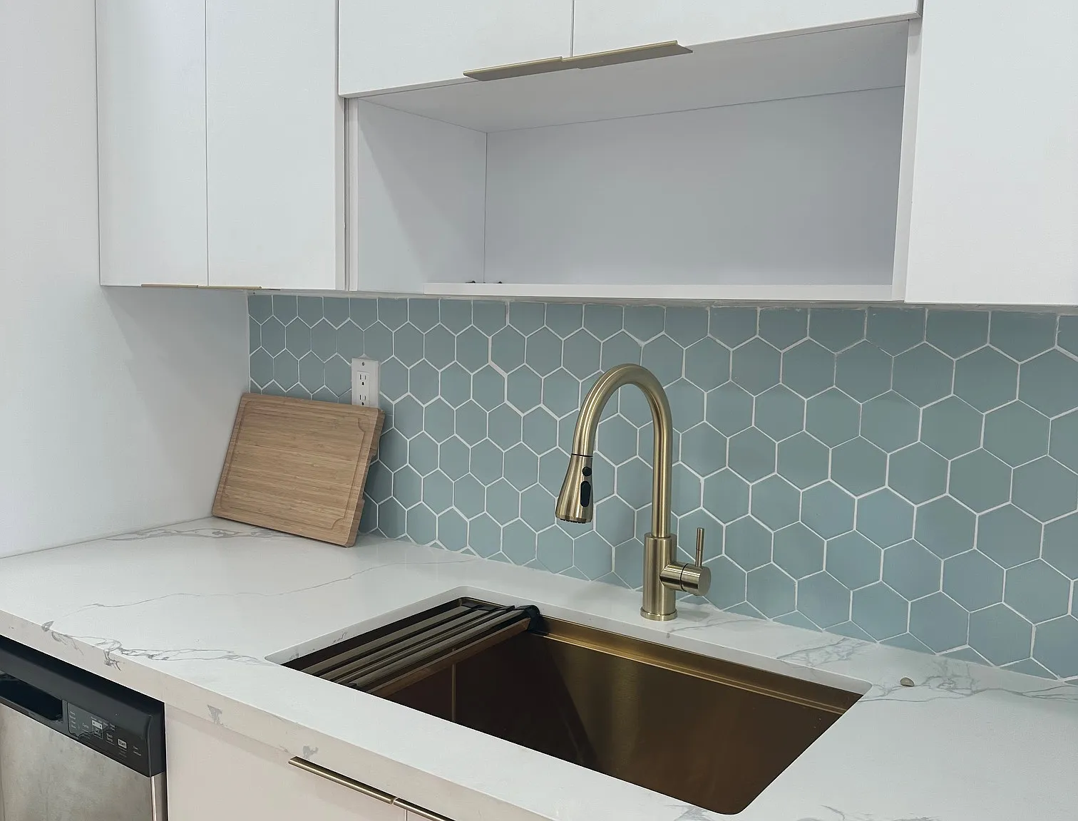 2 bed, 700 sqft, $2,350 — Photo 4