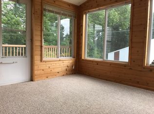 513 E Main St APT B, Manchester, IA 52057