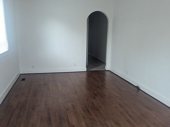 3rd image of 2128 N Pennsylvania St APT 1