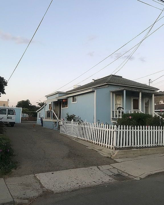 1st image of 105 W Harrison Ave