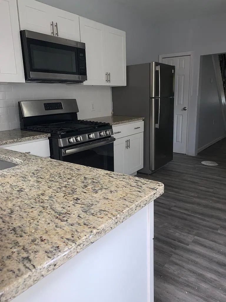 3 bed, 1134 sqft, $1,350 — Photo 2