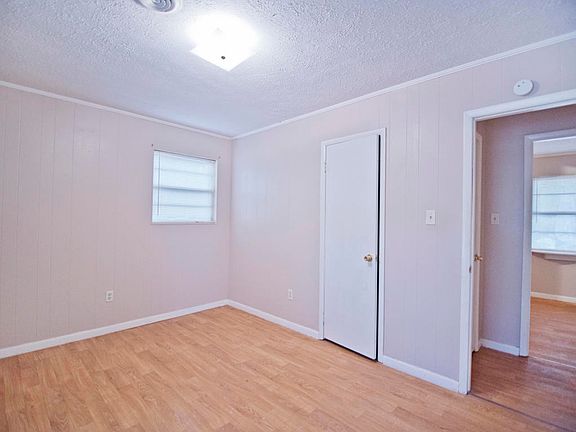 4th image of 811 11th Ave N