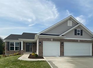 7 River Lake Ct, Saint Paul, MO 63366