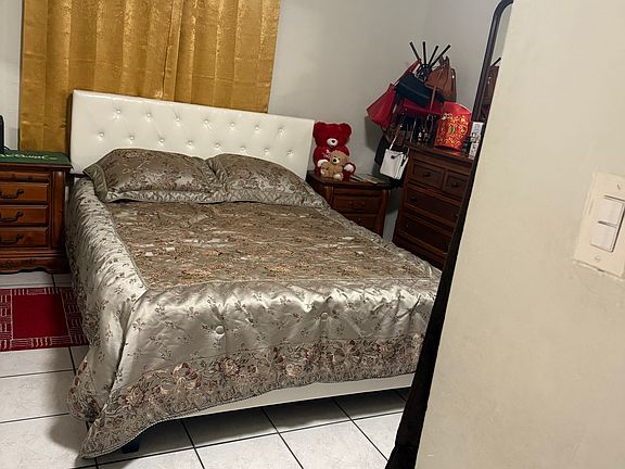 5th image of 1330 W 54th St APT 221C