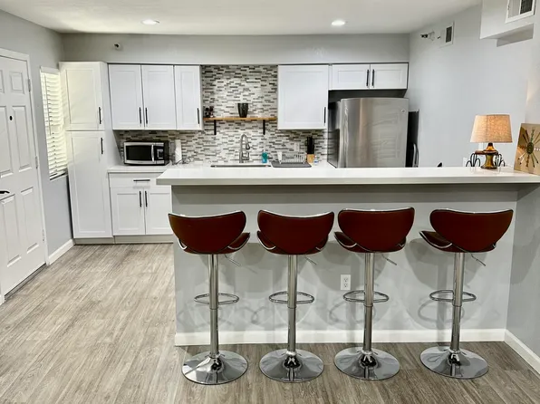 8020 E Thomas Rd Unit 113, Scottsdale, AZ 85251