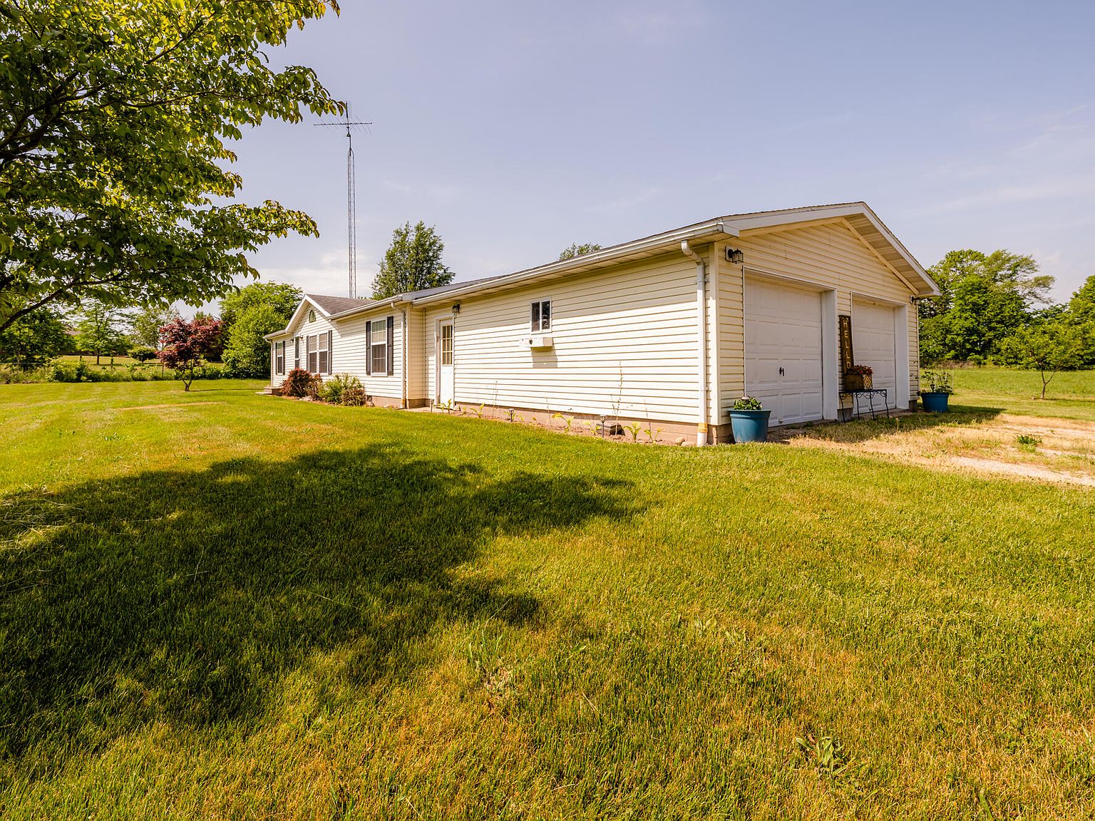 2638 N County Line Rd, Watervliet, MI 49098 Zillow