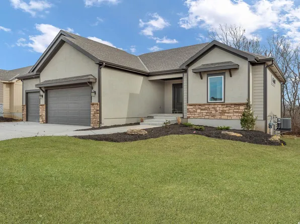 14009 S Landon St, Olathe, KS 66061