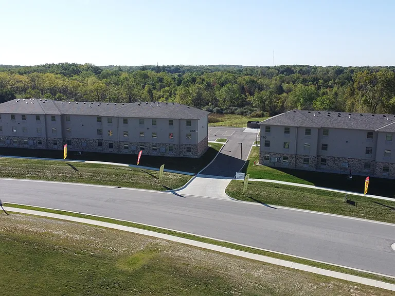 Crossroads Place Apartments — Photo 59