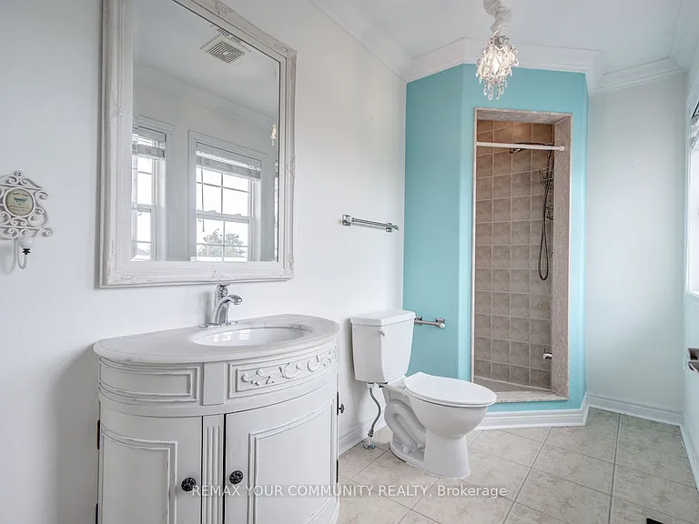 230 Humberland Dr — Photo 27