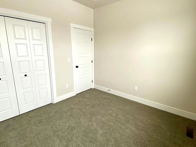 2633 N Bird St — Photo 15
