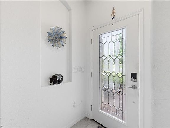 3rd image of 2636 Vine AVE