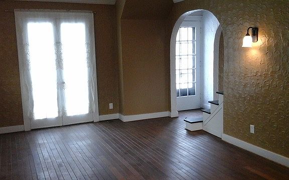 3rd image of 956 W Campbell St
