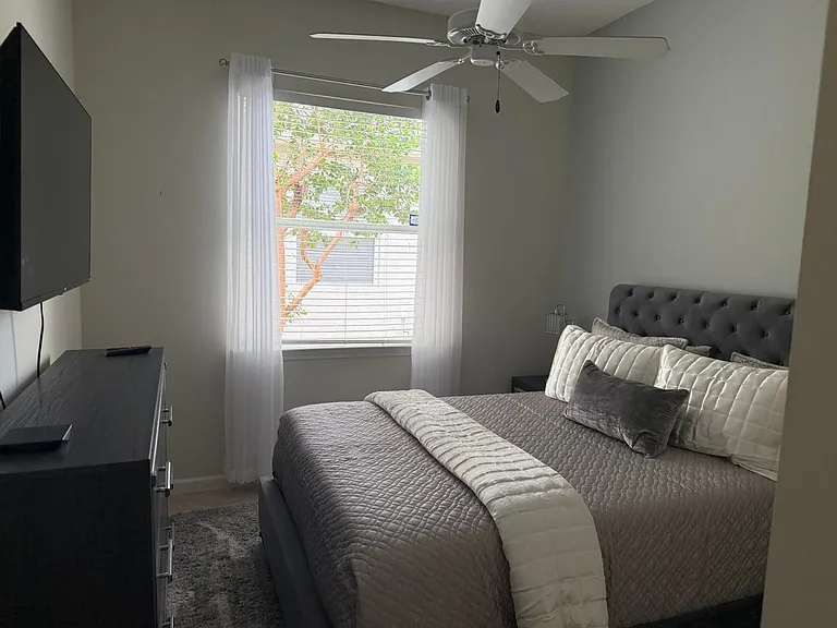 7936 Rockford Rd — Photo 10