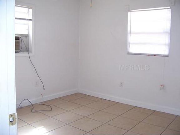 3rd image of 2625 S Elm Ave