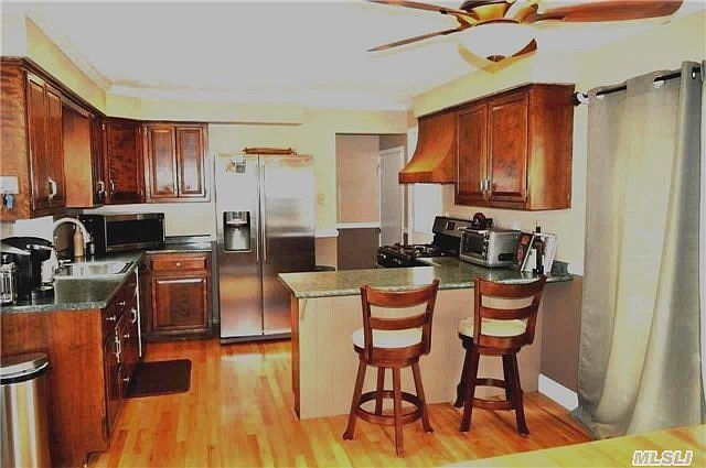 1st image of 9 Normandie Ln