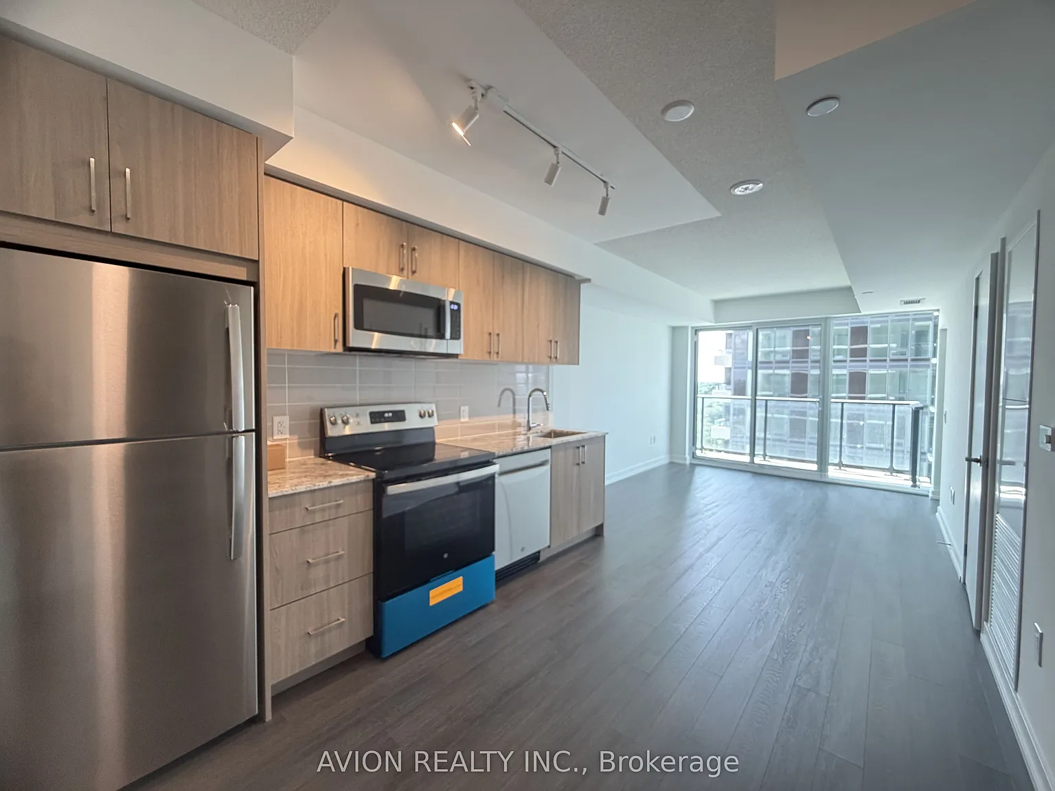 2 bed, $2,050 — Photo 2
